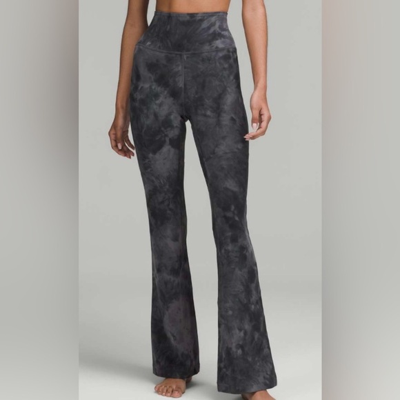 lululemon athletica Pants - NWOT Lululemon Groove SHR Flared Pant- Size 8